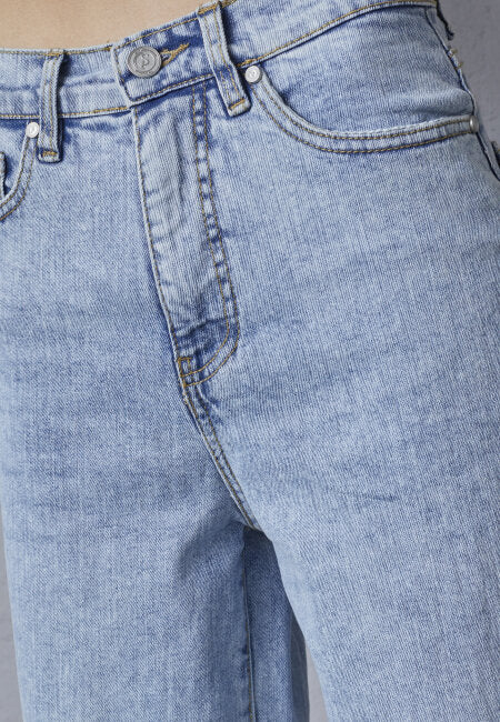 Rechte jeans Ligh blue wash