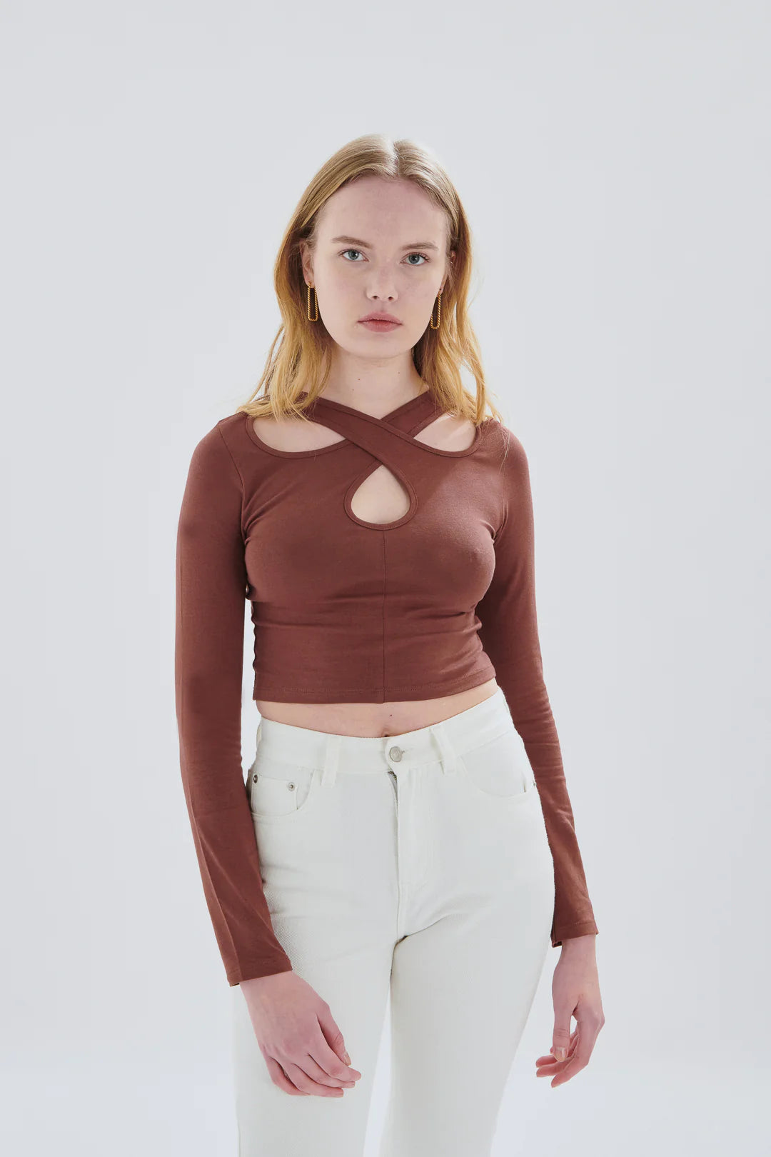 Longsleeve cropped met cut outs