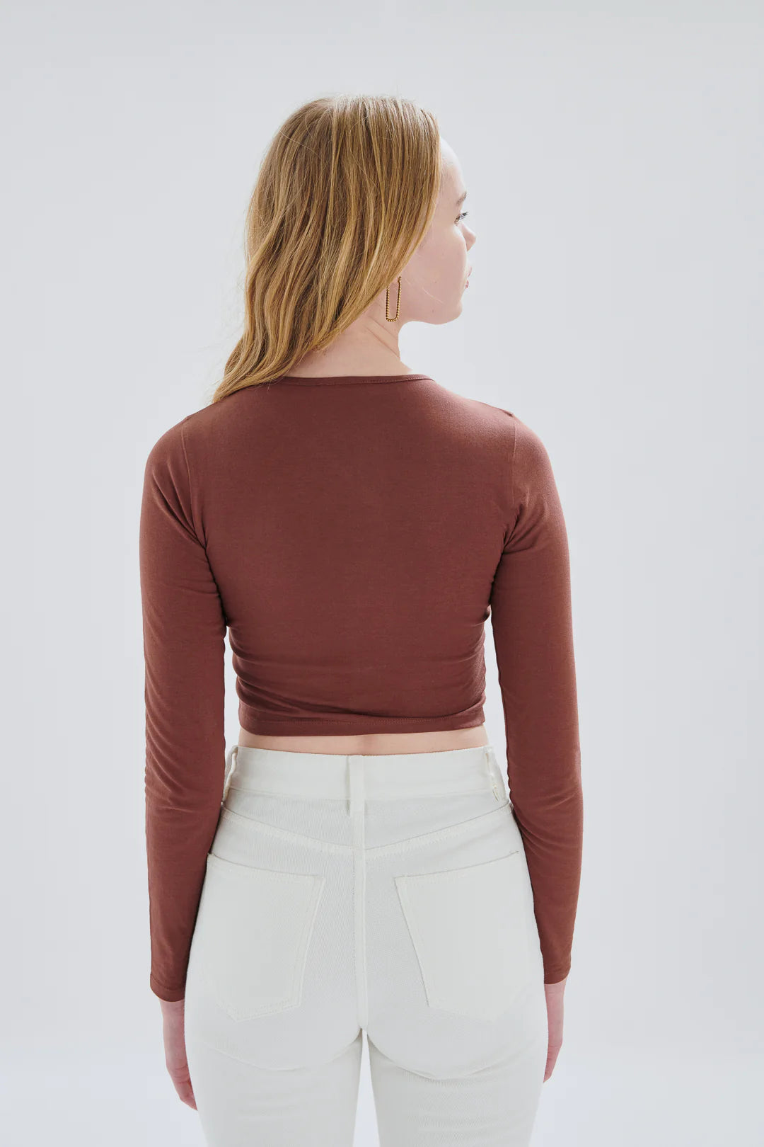 Longsleeve cropped met cut outs