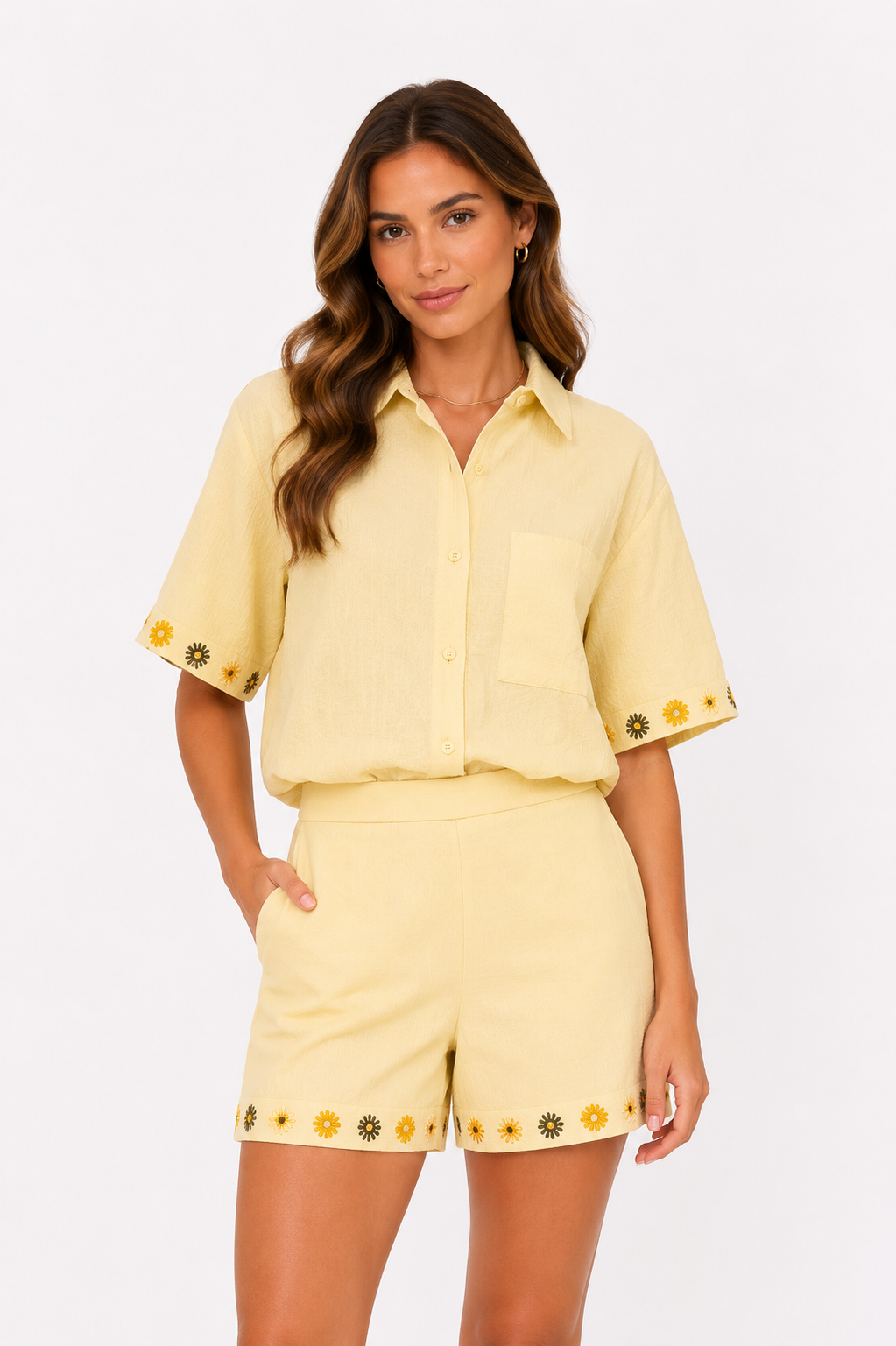 Butter yellow short met borduusels