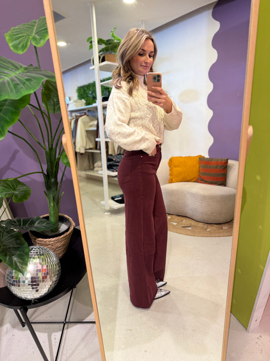 Wijde Bordeaux rode jeans