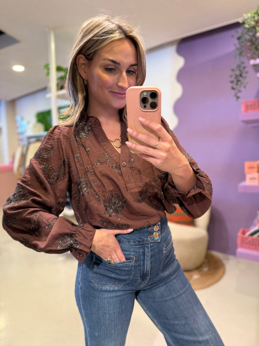 Bruine blouse met ruffle kraag en glitter bloemen print