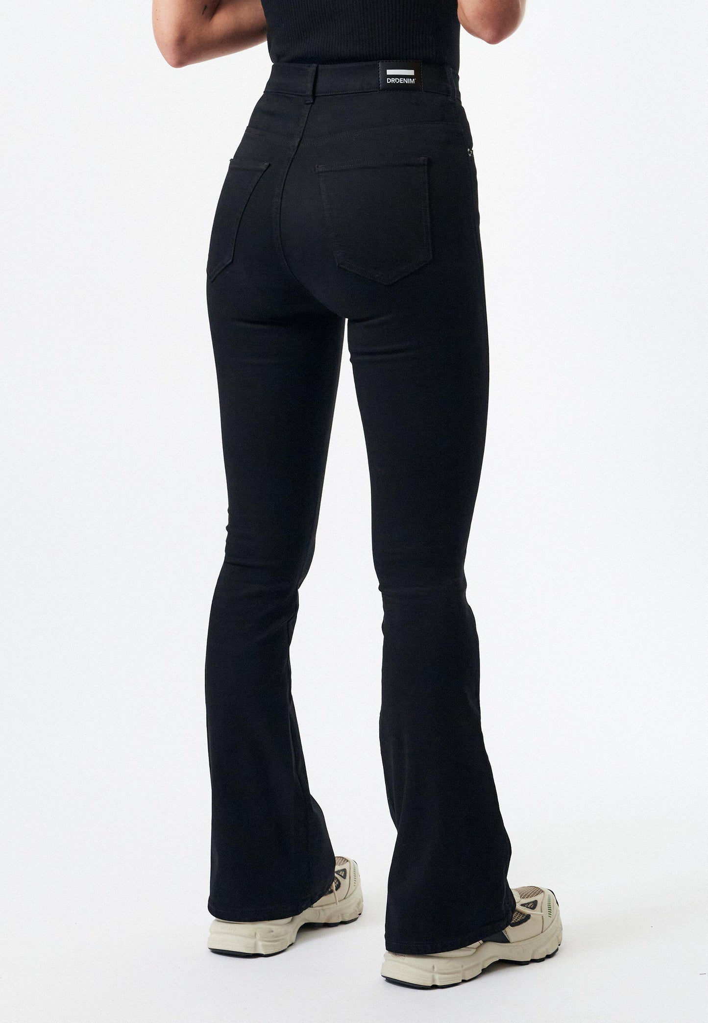 Moxy flare black