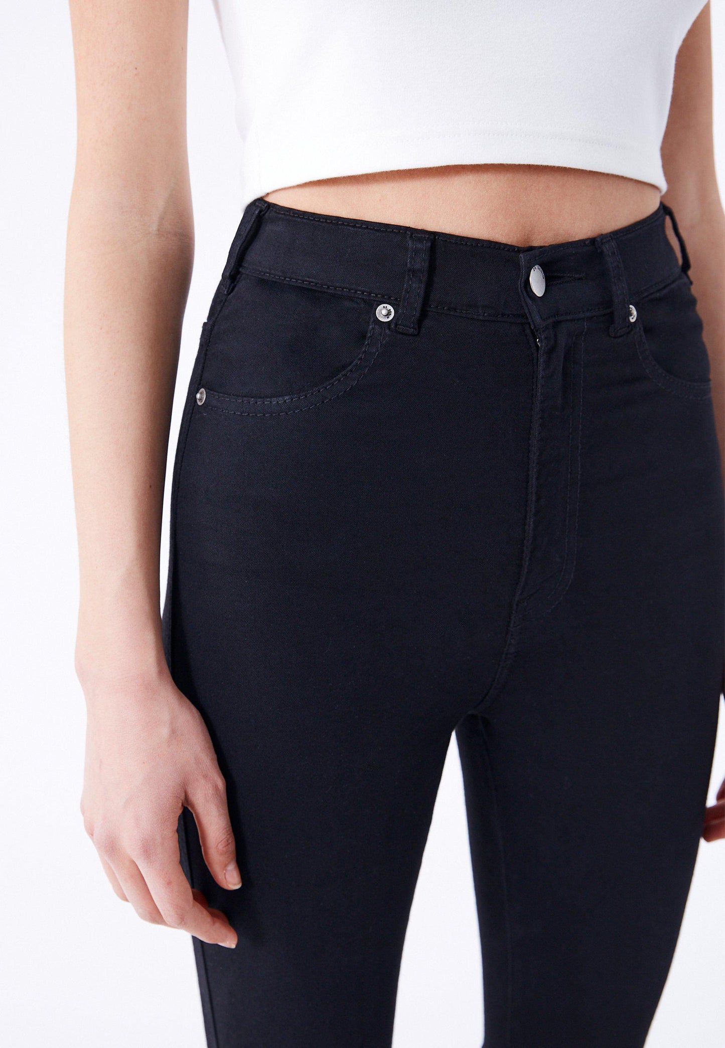 Moxy flare black