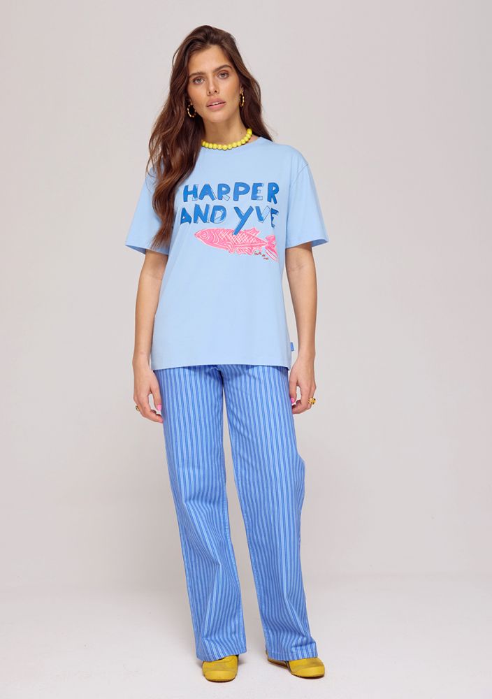 Pink fish tee sky blue