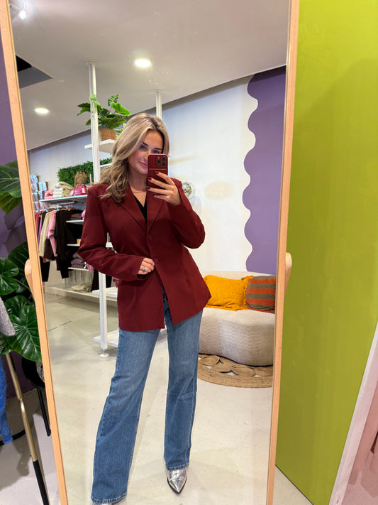 Bordeaux rode getailleerde blazer met strik