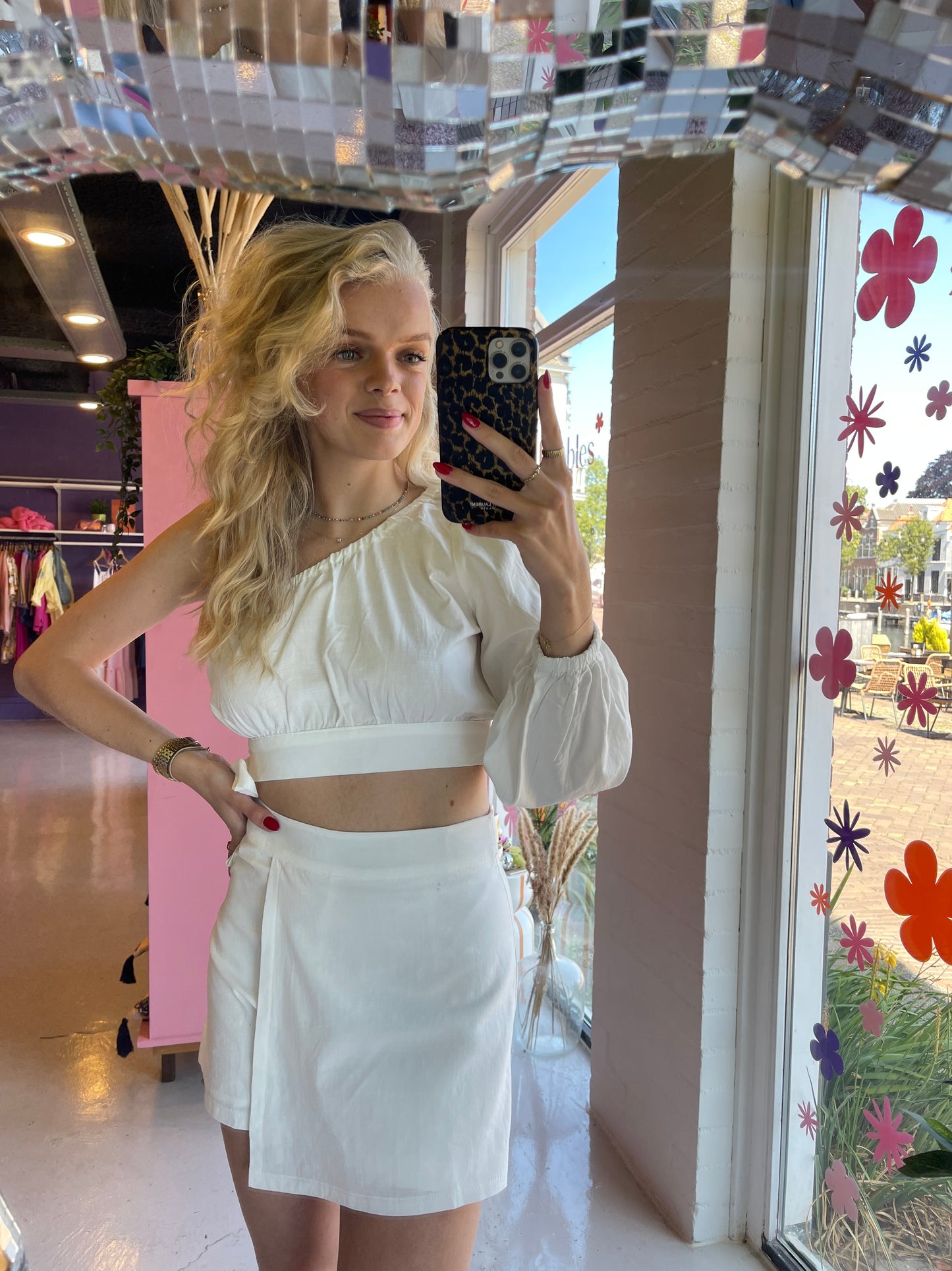 Off shoulder top wit