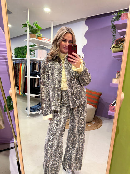 Snake jeans met wijde pijp