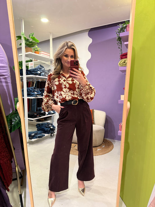Pantalon bordeaux met riem