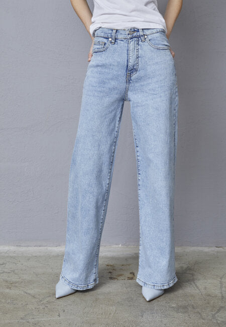 Rechte jeans Ligh blue wash