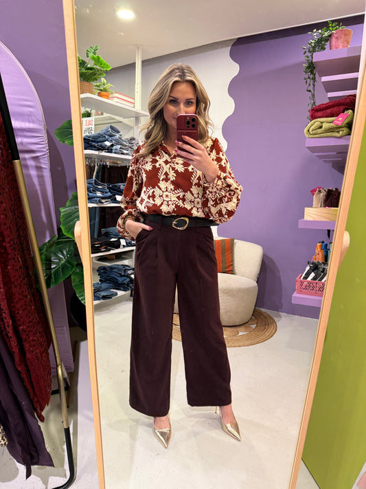 Pantalon bordeaux met riem