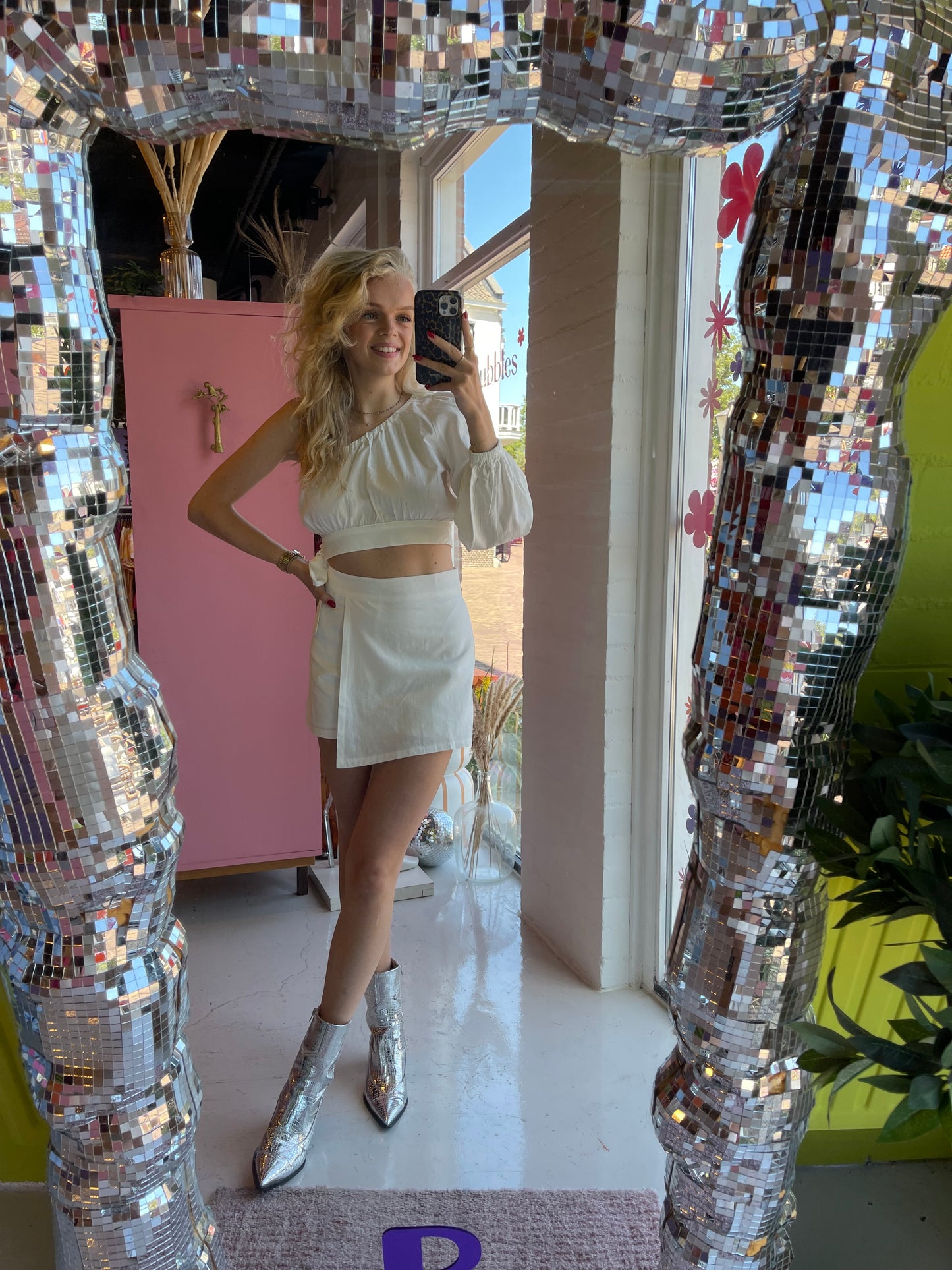 Off shoulder top wit