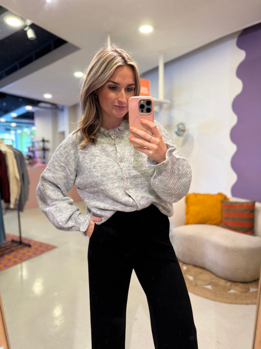 Gebreid grijs vest met glitter knopen