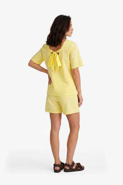 Mae t-shirt butter yellow