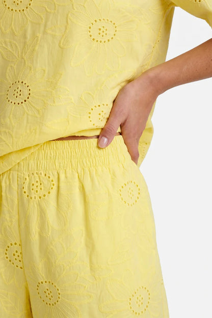Marly short butter yellow