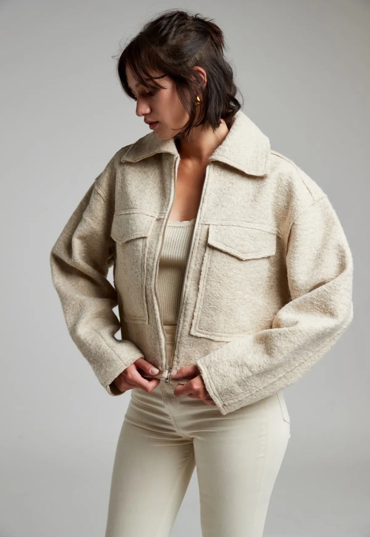 Korte jas beige met borstzakken
