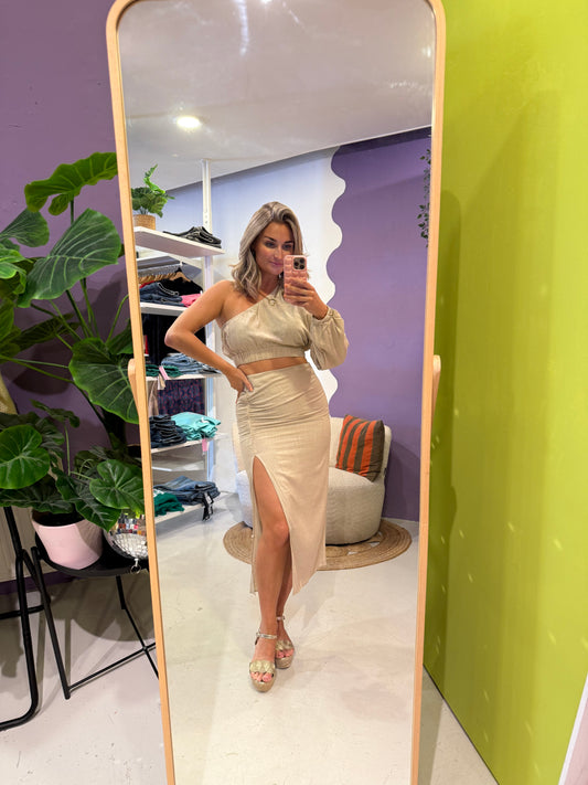 Off shoulder top beige