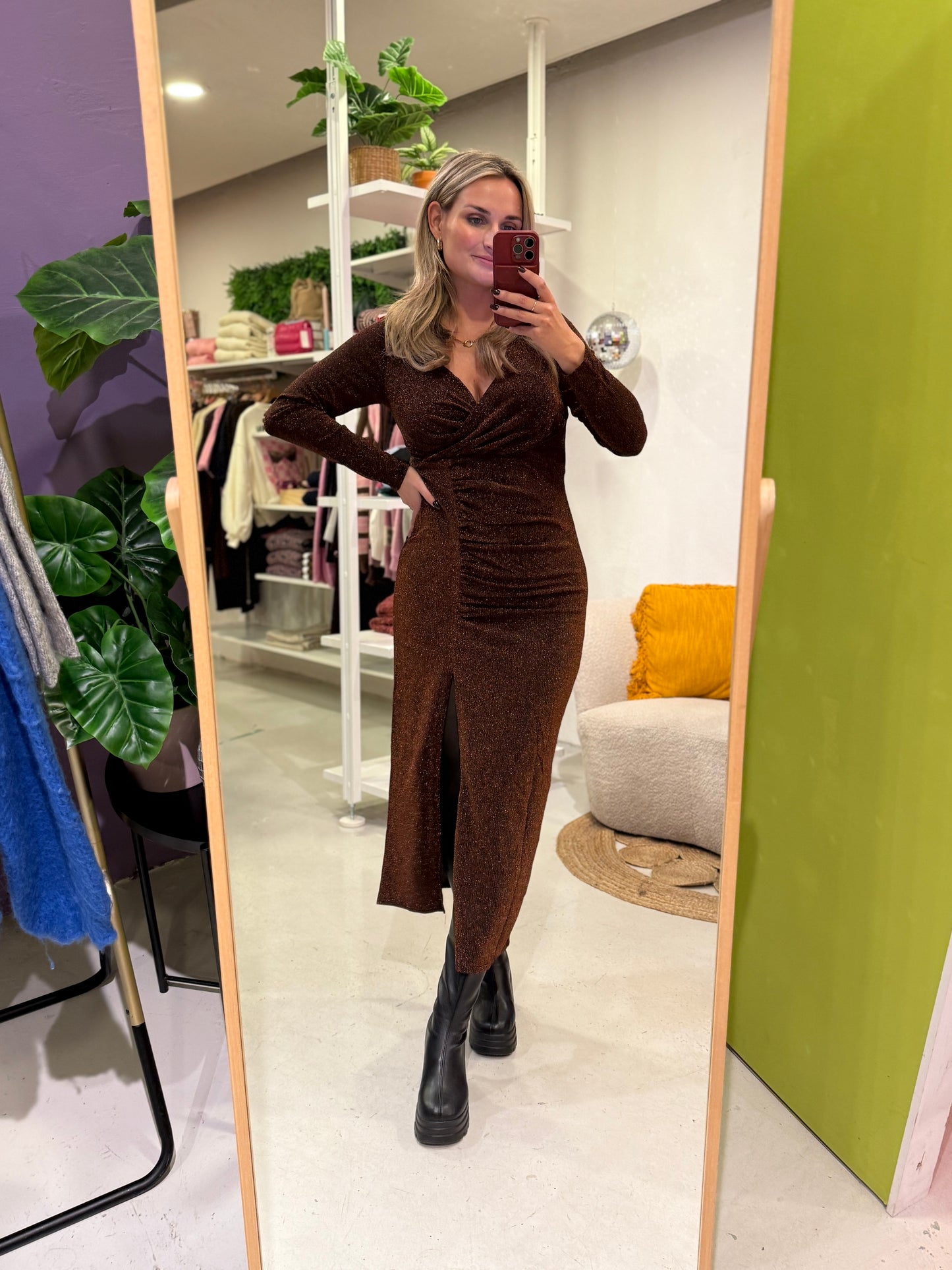 Lange bruine glitterjurk met split