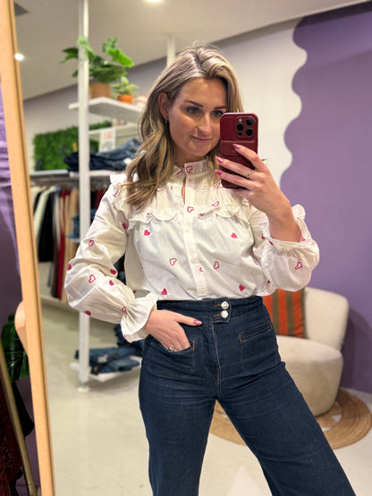 Witte blouse met hartjes