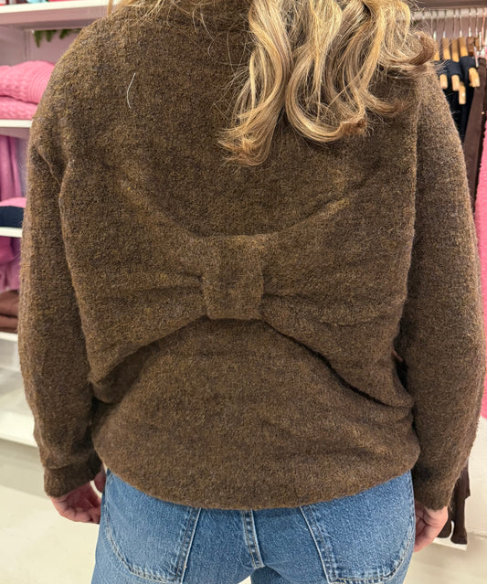 Bruine trui met strik detail op de rug