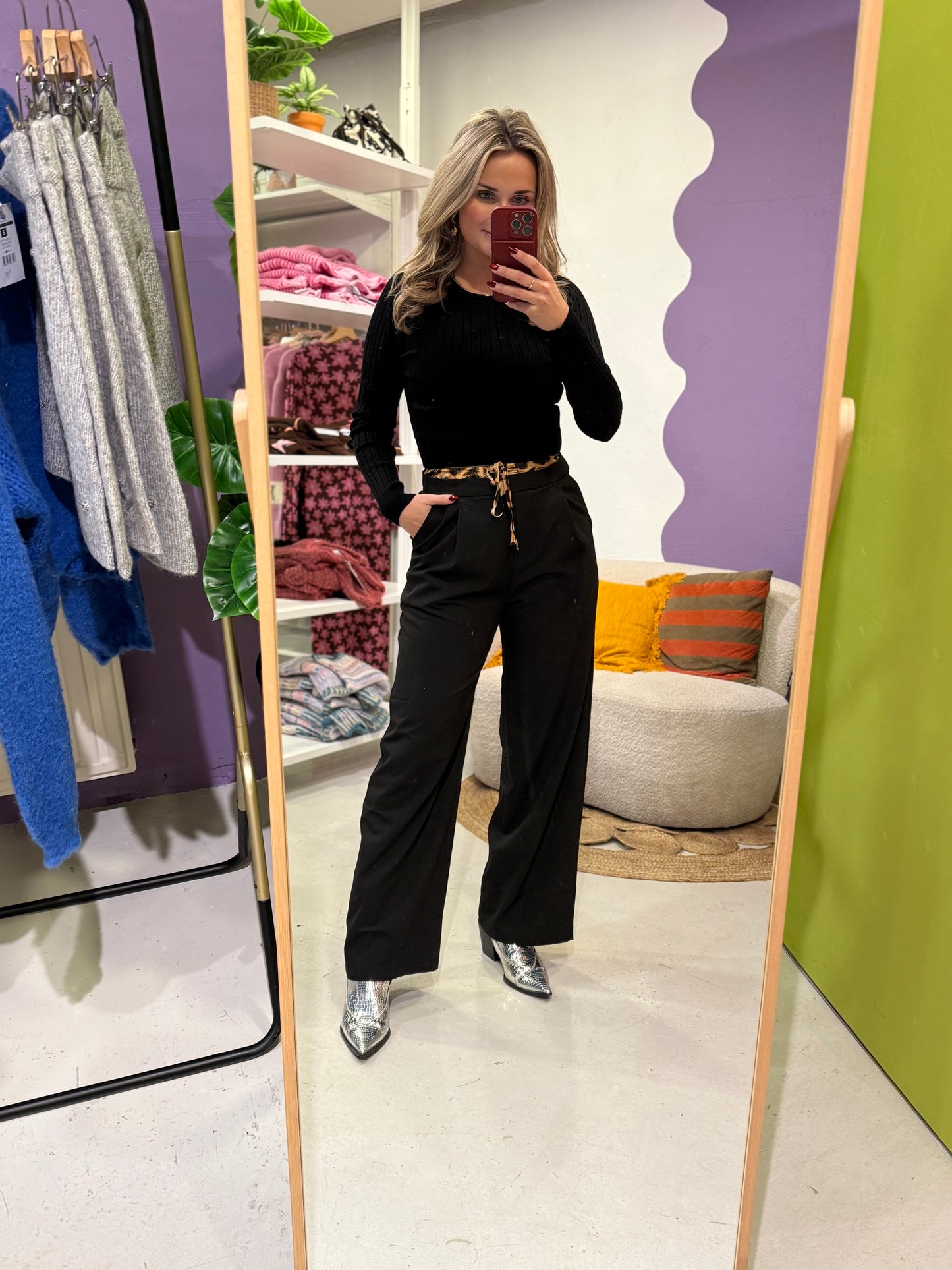 Zwarte rechte pantalon met leopard strik band