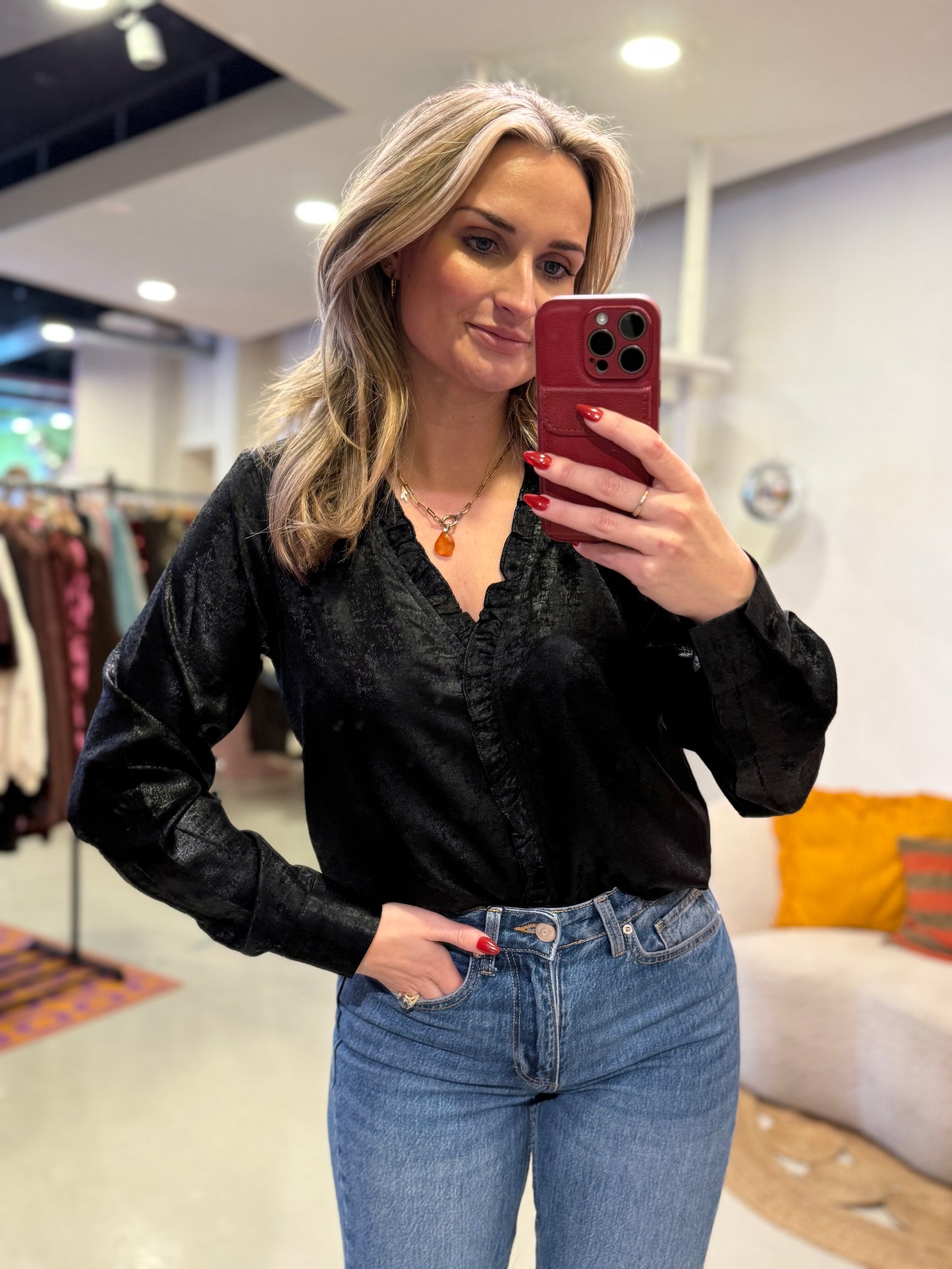 Silky blouse met ruffle zwart