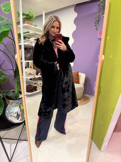 Lange faux fur jas zwart