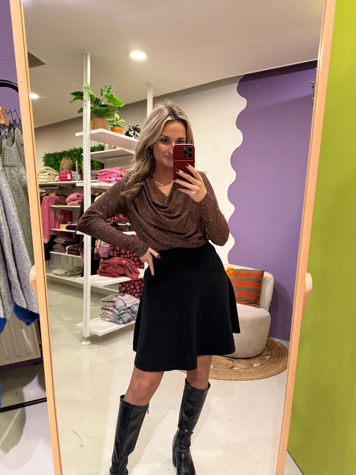 Zwarte rok uitlopend