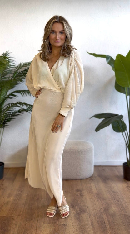 Plissé maxi dress ecru