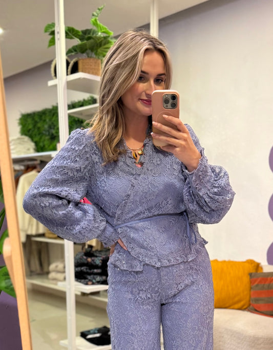 Coby lace blouse icy blue