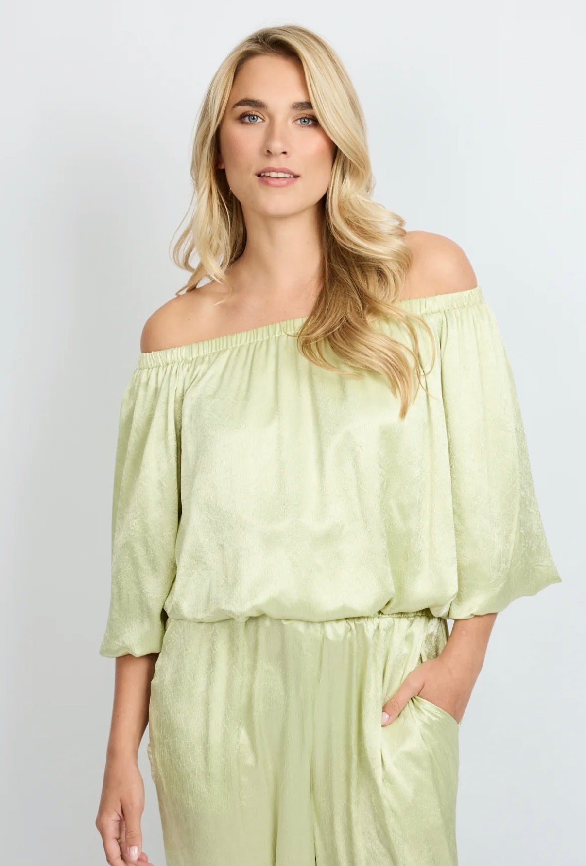 Yuliet top pistache