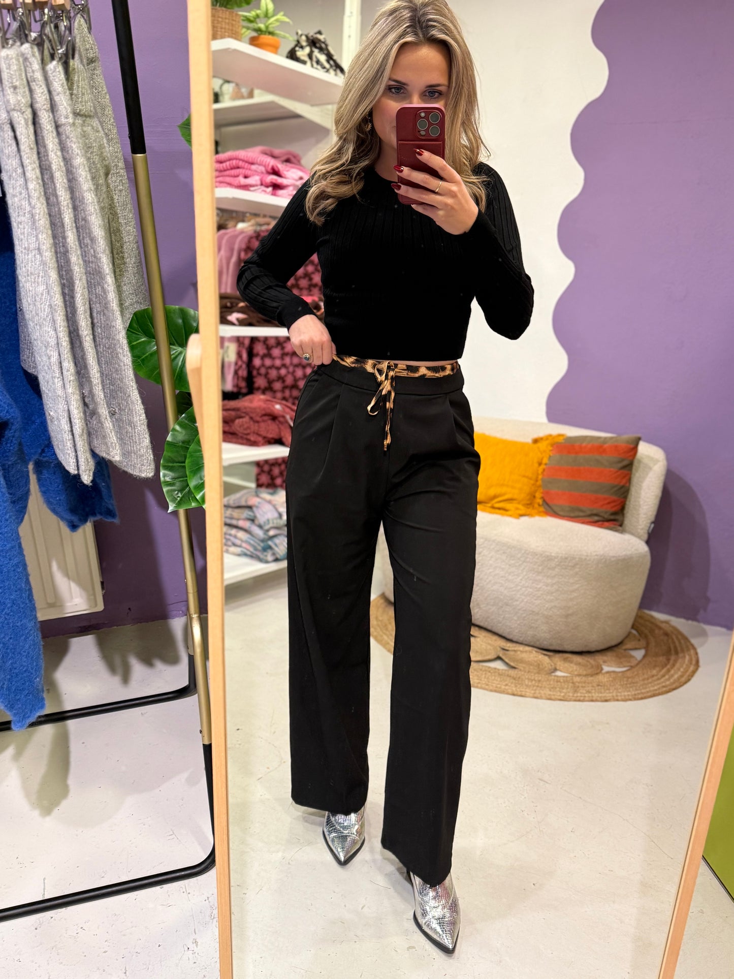 Zwarte rechte pantalon met leopard strik band