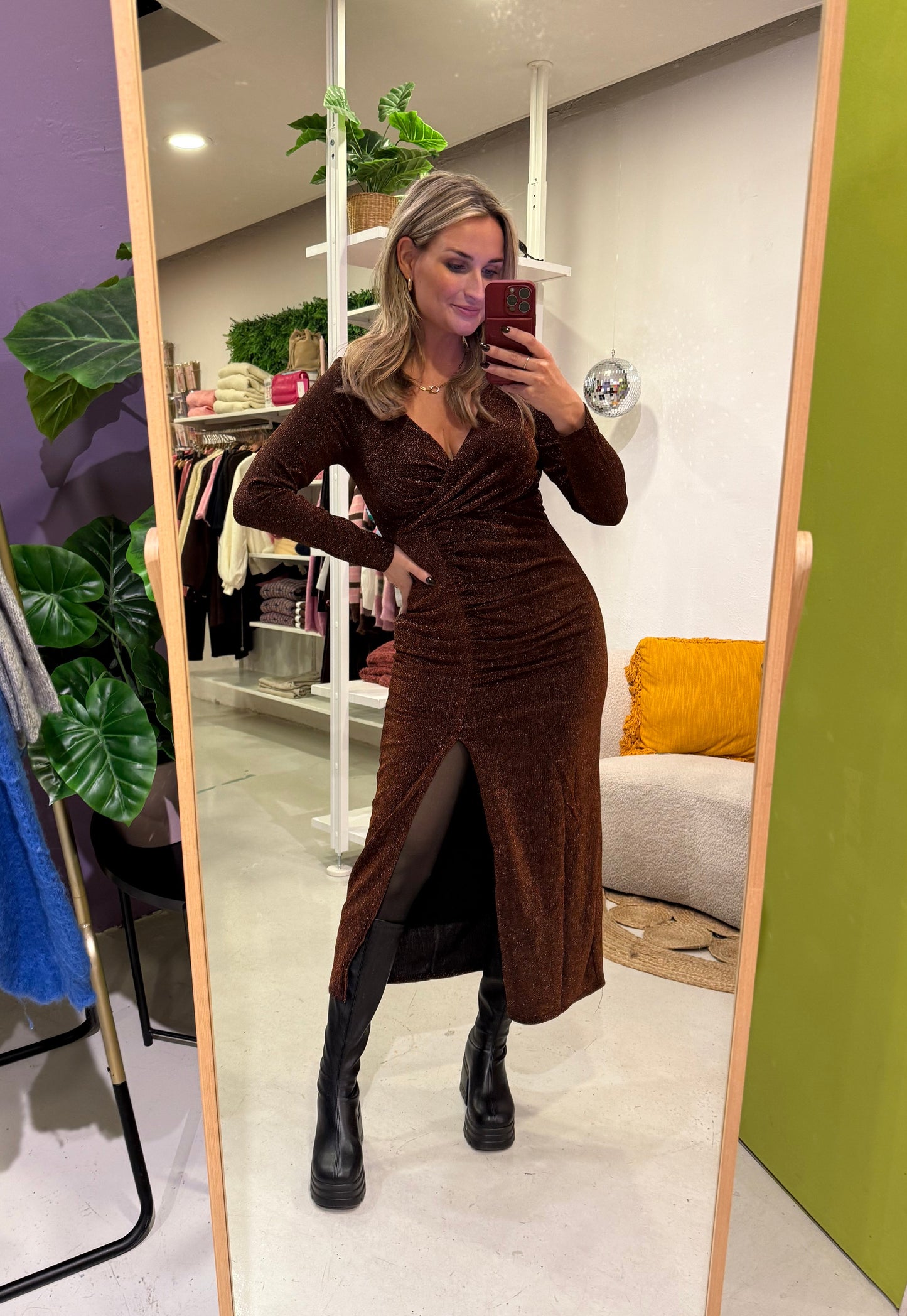 Lange bruine glitterjurk met split