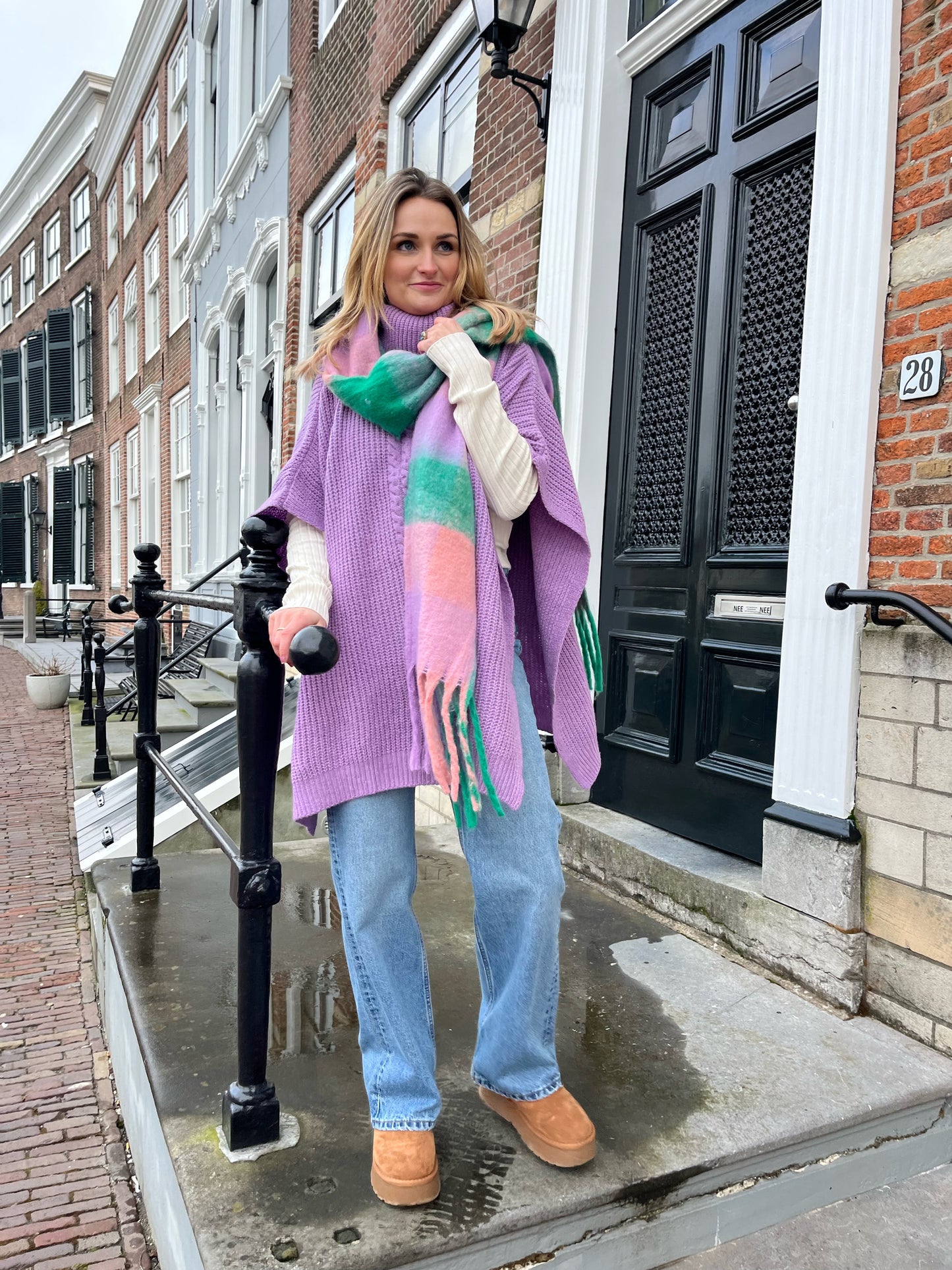 Gebreide Poncho met col lila