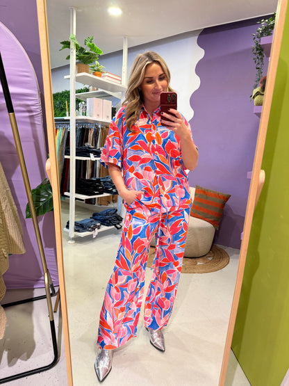 Flower print blouse cobalt en pink