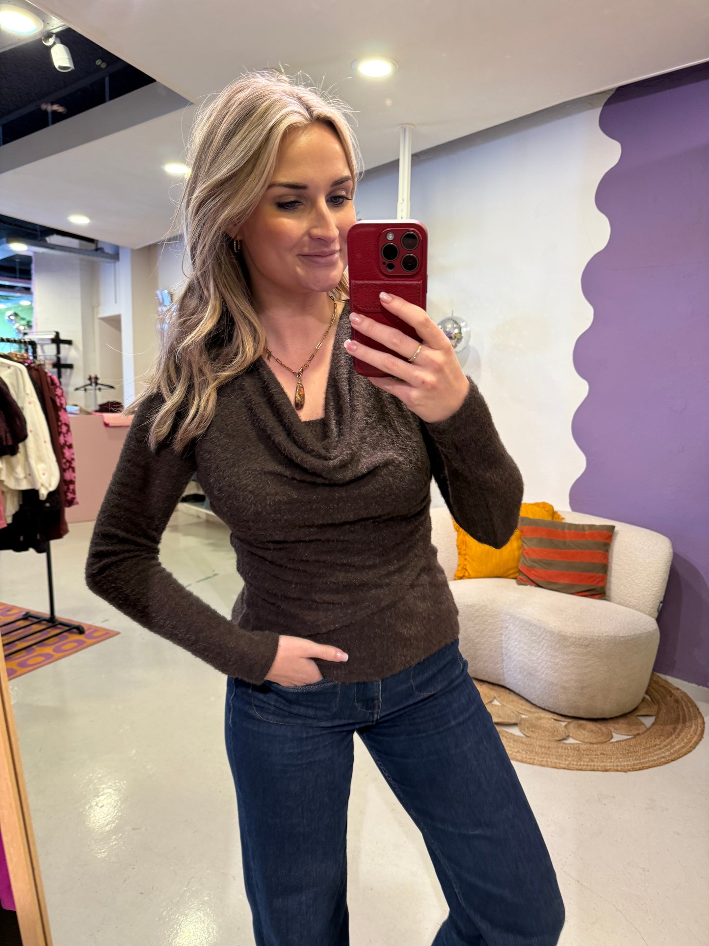 Fluffy longsleeve bruin