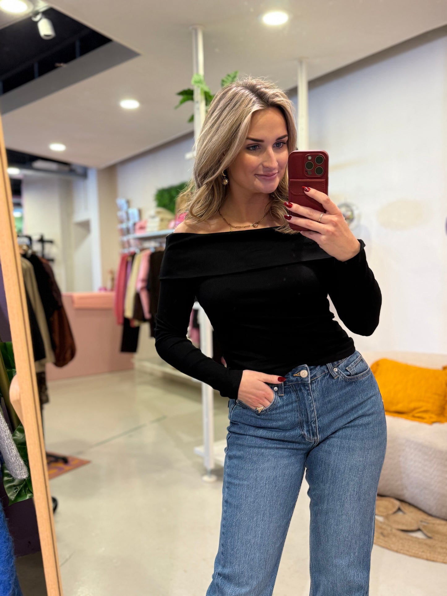 Zwarte off shoulder top