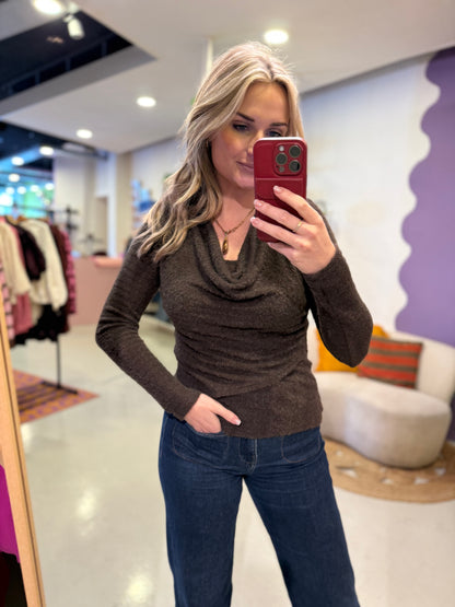 Fluffy longsleeve bruin