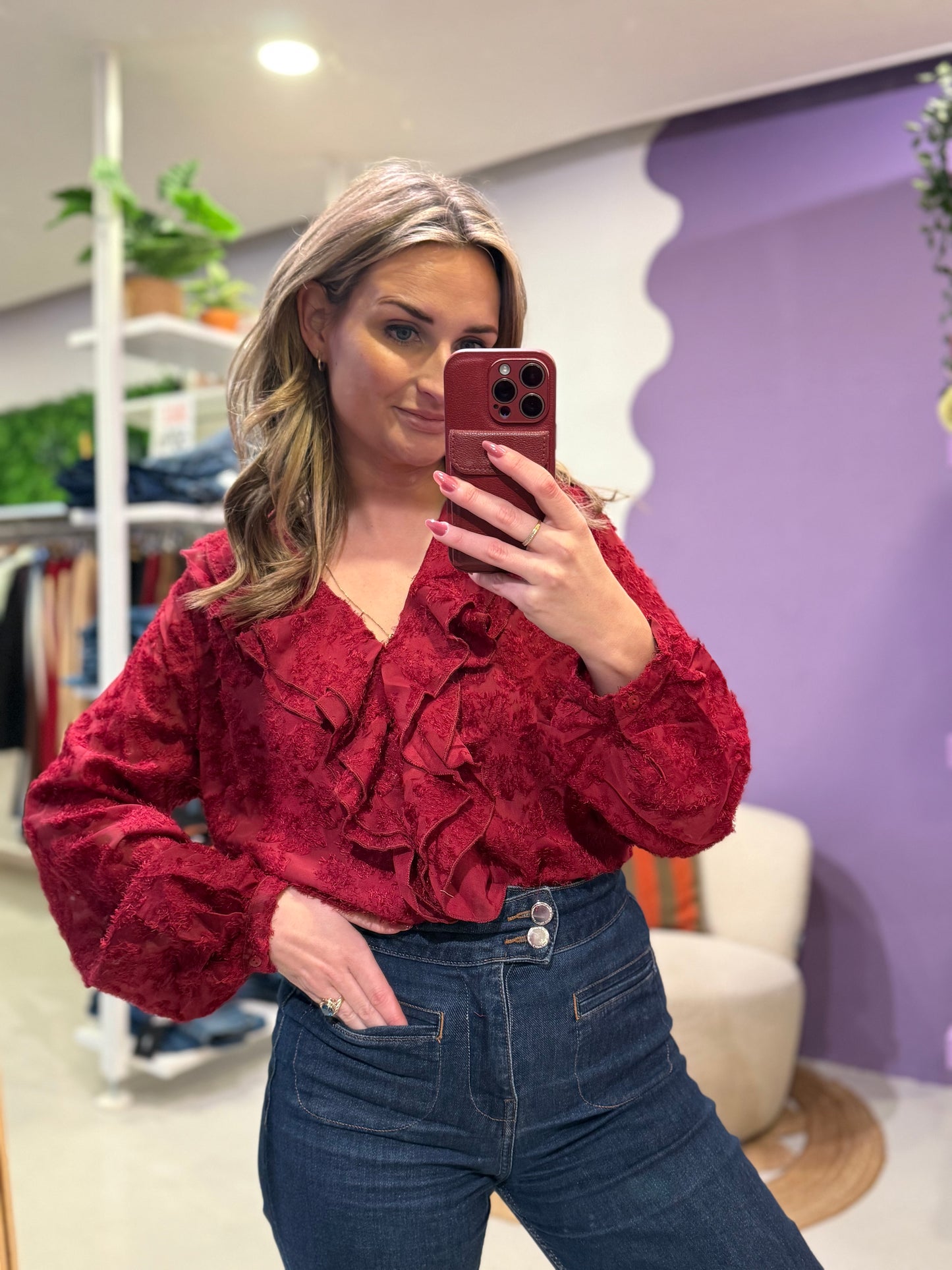 Blouse bordeaux ruffle met fluffy details