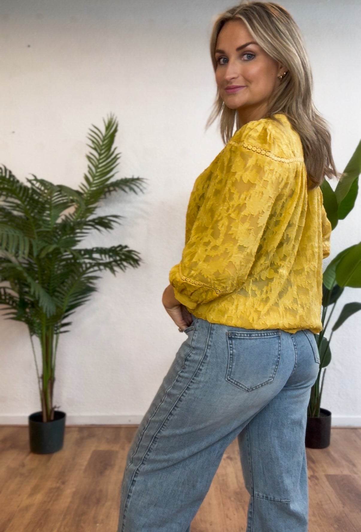 Luchtige blouse met structuur geel