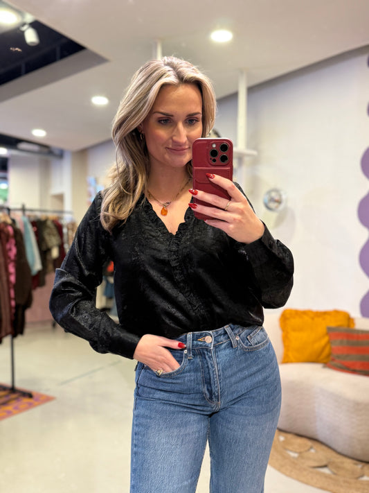 Silky blouse met ruffle zwart