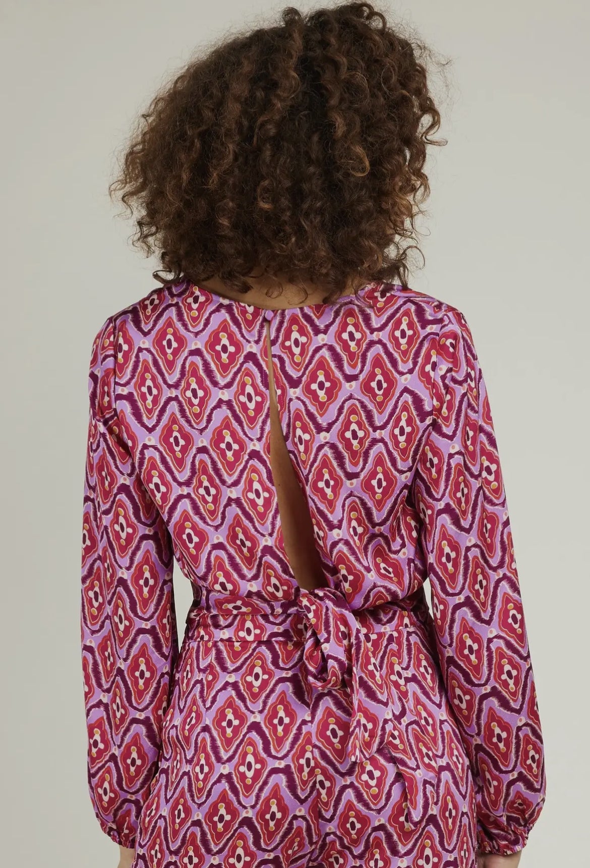 Korte blouse top paarse print