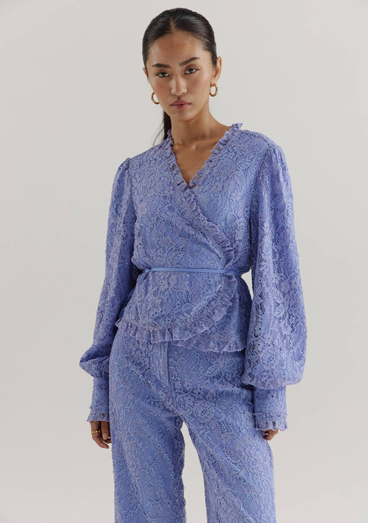 Coby lace blouse icy blue