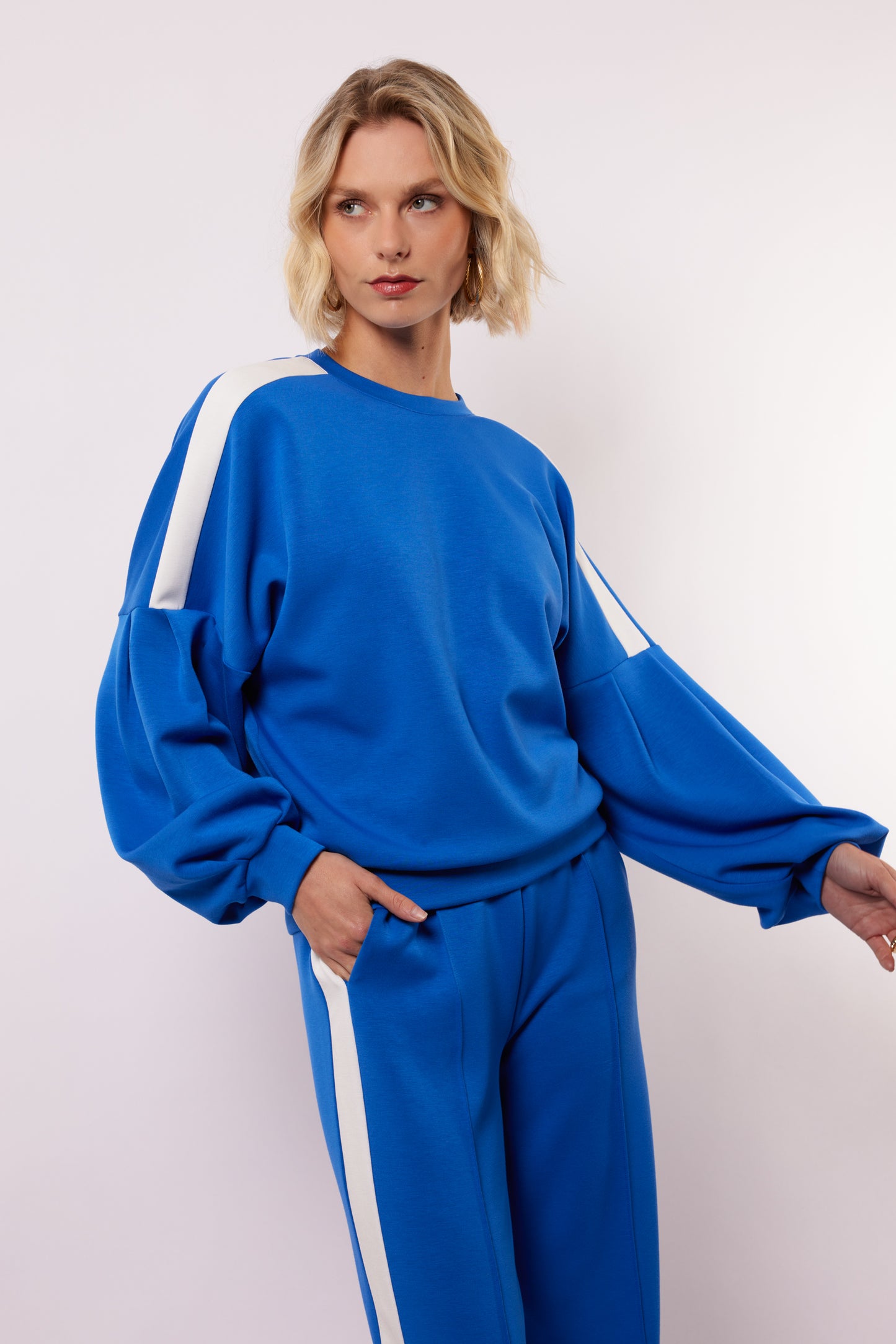 Keilani sweater trypan blue