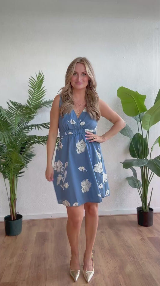 Blauwe jurk met embroidery